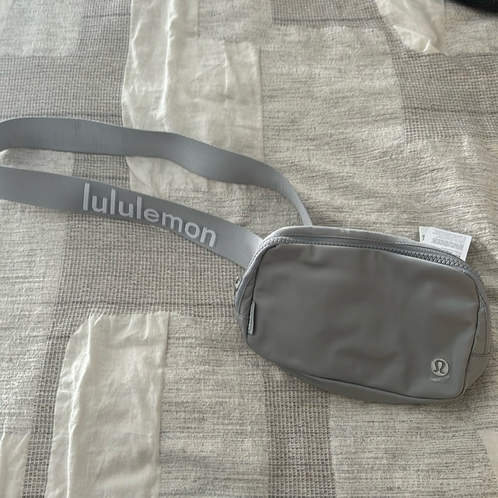 Lululemon Everywhere Belt Bag